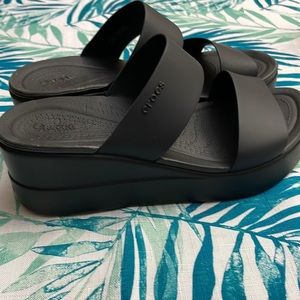 Crocs womens Brooklyn mid wedges